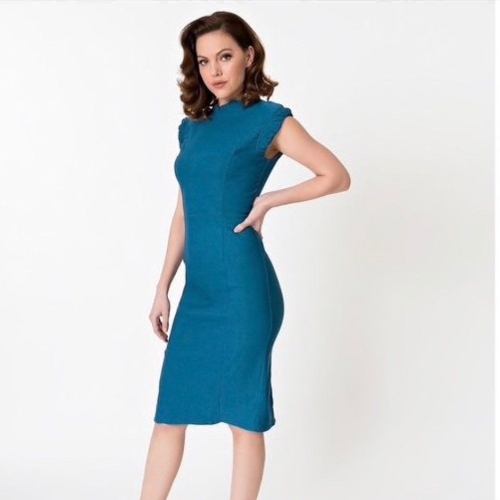 Unique Vintage 1960’s Cap Sleeve Laverne Wiggle